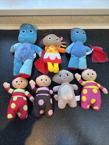 The night garden - garden, plush